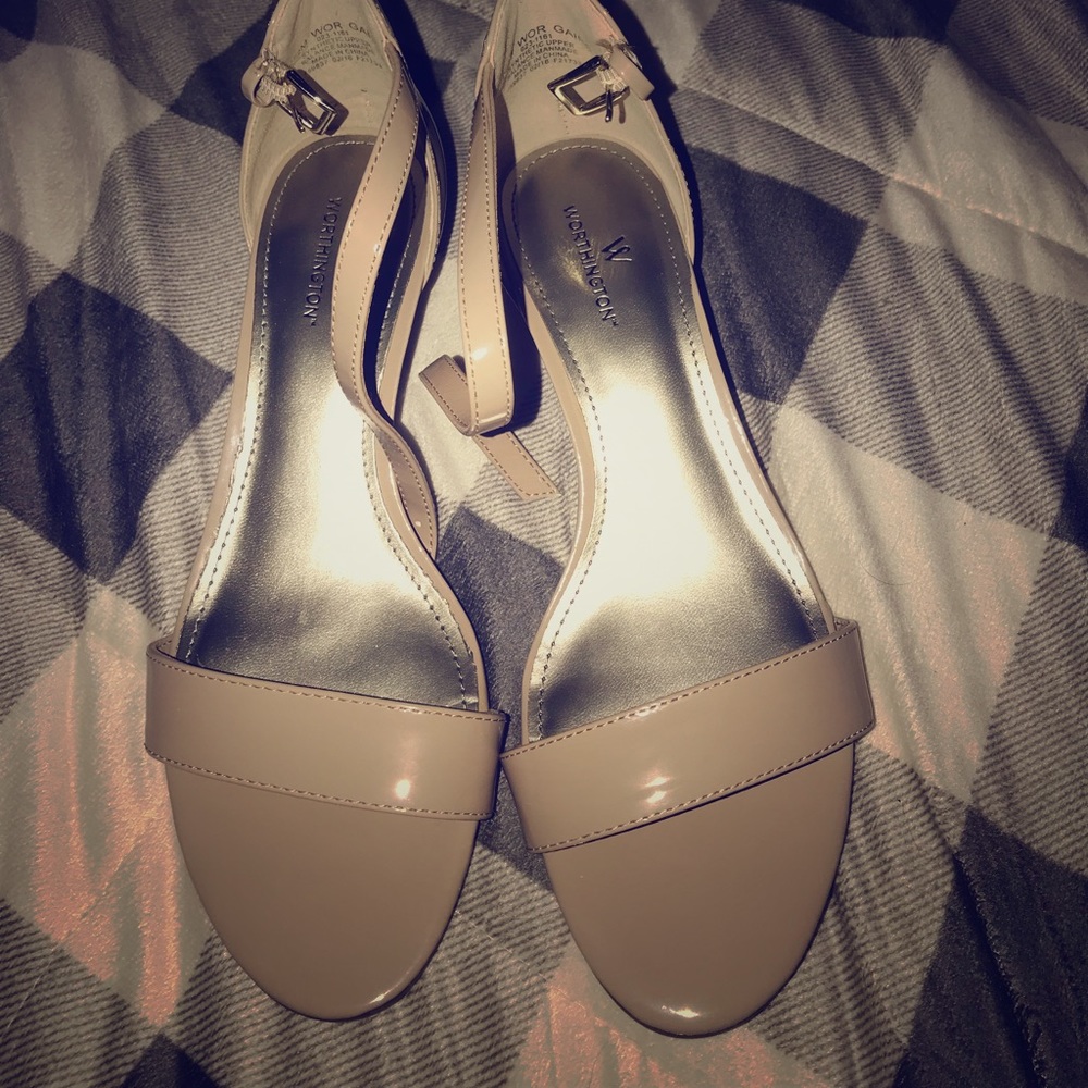 Size 7.5 nude kitten heels